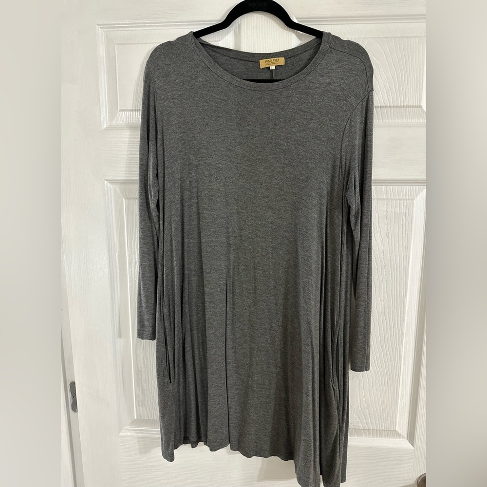 Gray piko dress, size large, with pockets